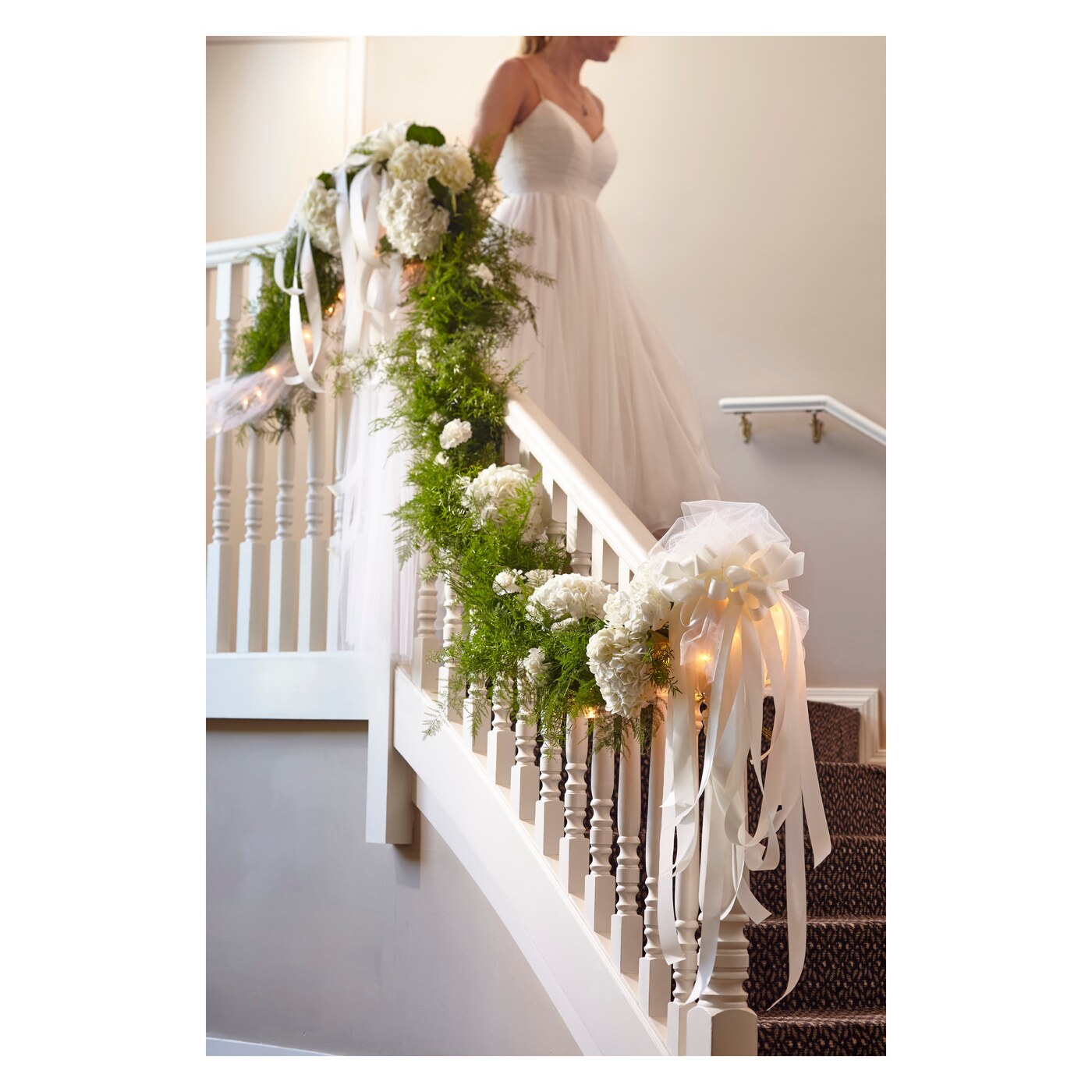 Champagne Dreams Garland flower arrangement